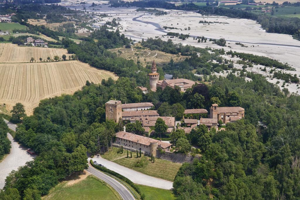 Hotel Torre Di San Martino Gazzola Di Rivalta エクステリア 写真